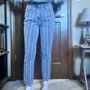 Pacsun size 24 cropped mom jeans (fits more like a 26)